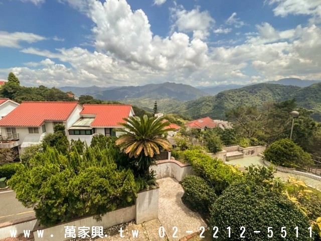 大台北華城★獨棟山景庭院別墅★萬家興康橋小學 -萬家興不動產-青山鎮大台北華城康橋學區別墅豪宅專賣 大台北華城★獨棟山景庭院別墅★萬家興康橋小學  物件照片04