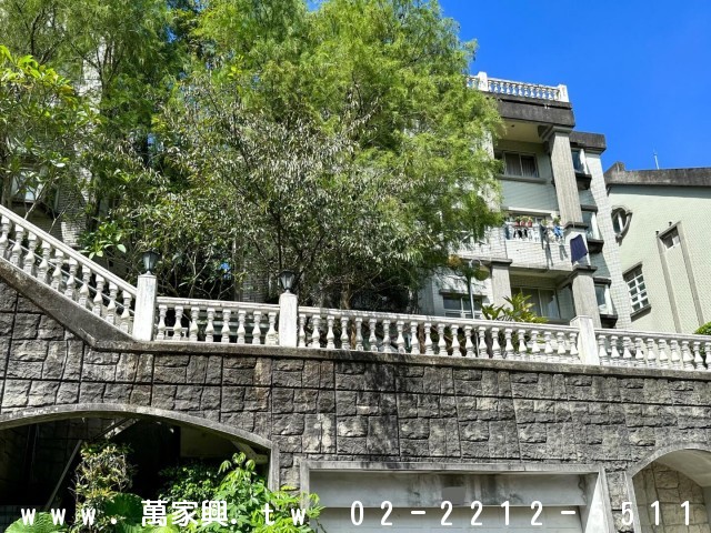 大台北華城★小笠原電梯景觀花園別墅★近青山鎮wetop萬家興-萬家興不動產-青山鎮大台北華城康橋學區別墅豪宅專賣 大台北華城★小笠原電梯景觀花園別墅★近青山鎮wetop萬家興 物件照片03